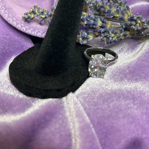 💍 ✈️ 💎 Exquisite stone! Travel Ring. Approx.. 3 1/2 carat Oval shape. #EA36 - Picture 5 of 8